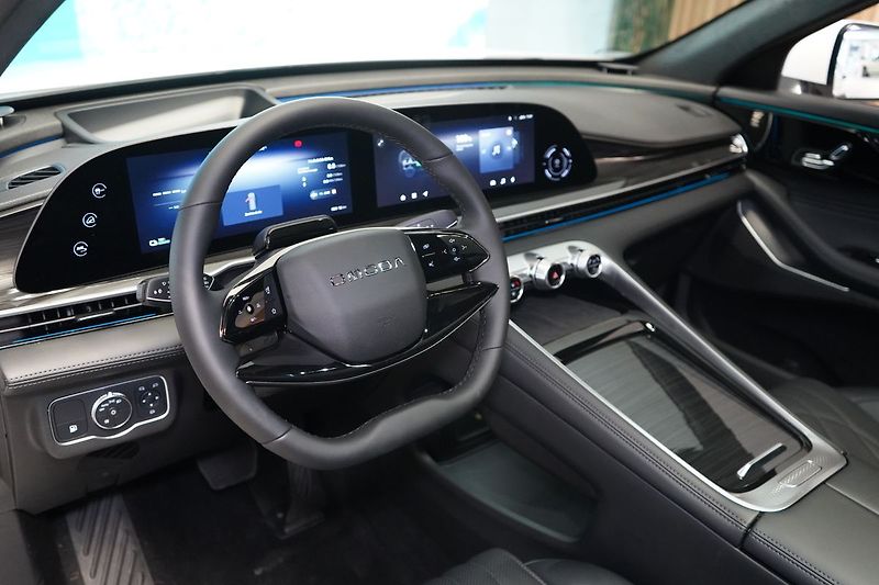 Omoda Ostatní 1.5 T-GDI 3DHT AWD PREMIUM - fotka 15 z 54