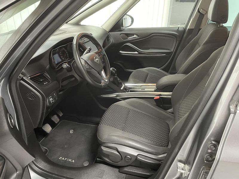 Opel Zafira 1.6 CDTi ČR 1.MAJ. TOP !! - fotka 20 z 26