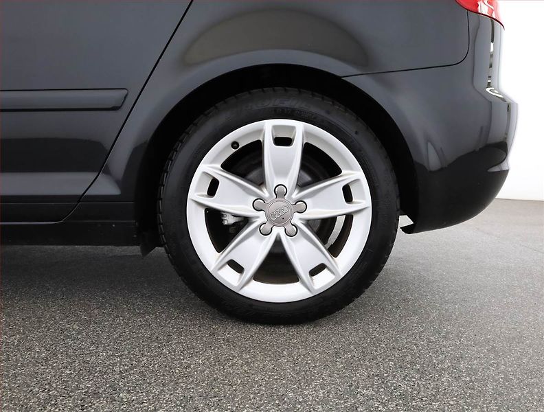 Audi A3 (2009) Sport 1.4 TFSI, Serv.kniha - fotka 17 z 17