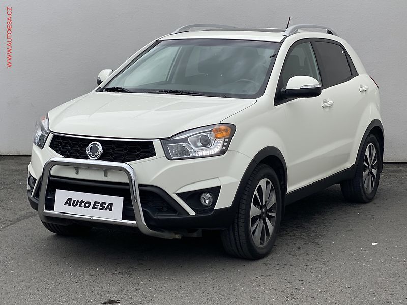 SsangYong Korando (2015) 2.0 TD 4x4, AT, TZ, kůže - fotka 3 z 16
