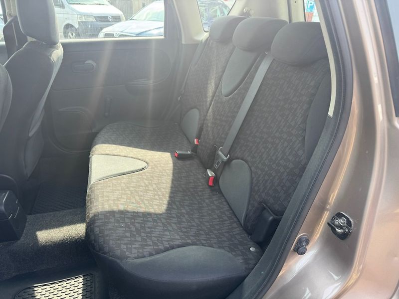 Nissan Note (2006) 1,4i 65 KW LPG - fotka 33 z 46