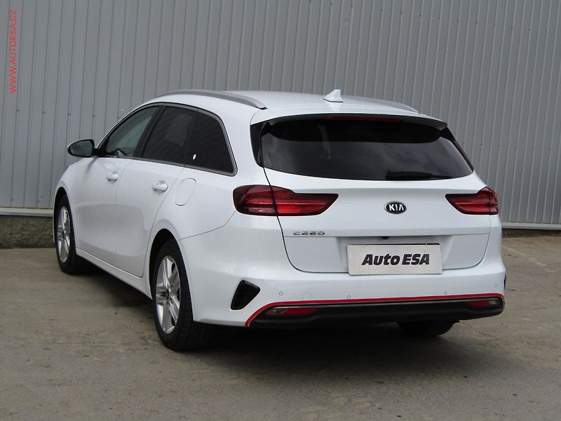 Kia Ceed (2021) 1.4 T-GDi, 2.maj,ČR, AT, LED - fotka 6 z 18
