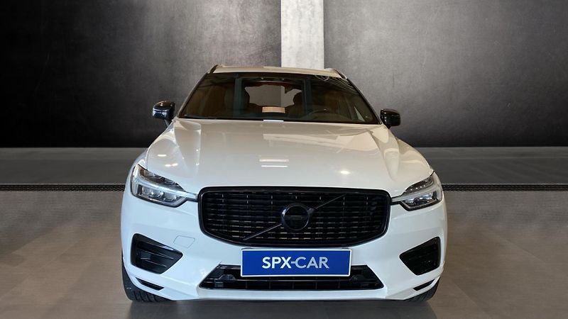 Volvo XC60 R-DESIGN, D4 AWD Drive-E, 140 - fotografie inzerátu