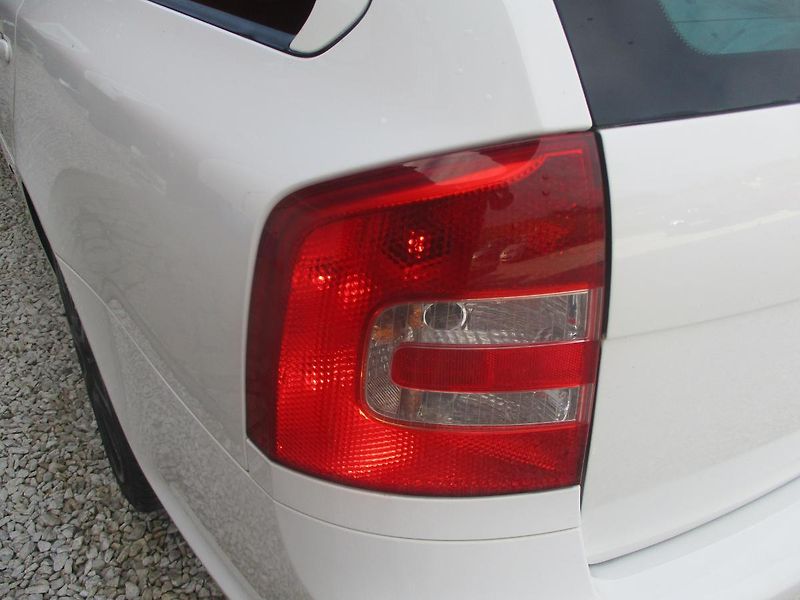 Škoda Octavia 2.0 TFSi RS +SADA KOL - fotka 34 z 35