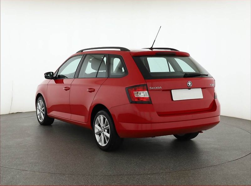 Škoda Fabia (2018) Style Plus 1.0 TSI, Navi - fotka 4 z 20