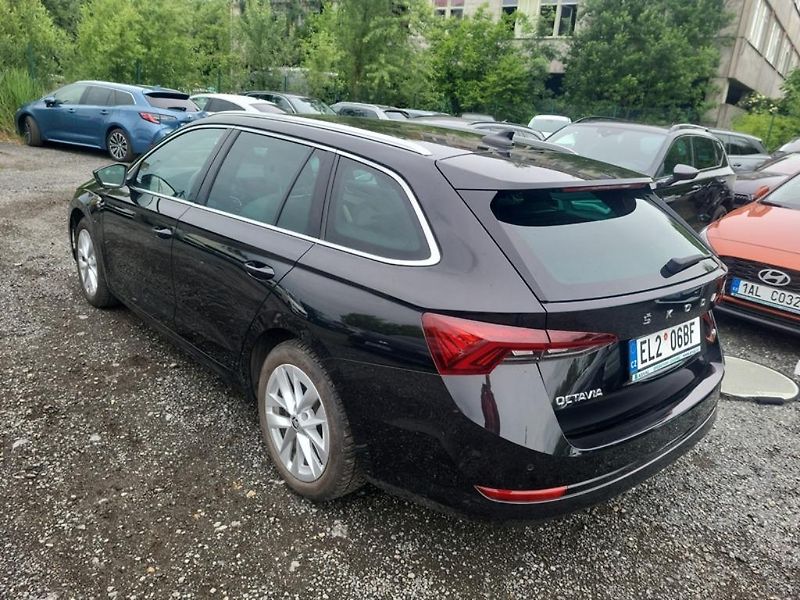 Škoda Octavia (2023) STYLE PLUS 1,4TSI 150kW DPH AT - fotka 5 z 16