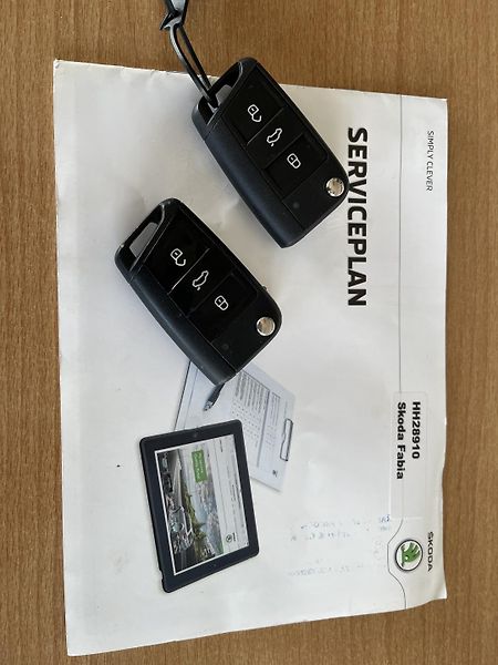 Škoda Fabia 1.4 TDI Red & Grey 1.Majitel - fotka 28 z 28