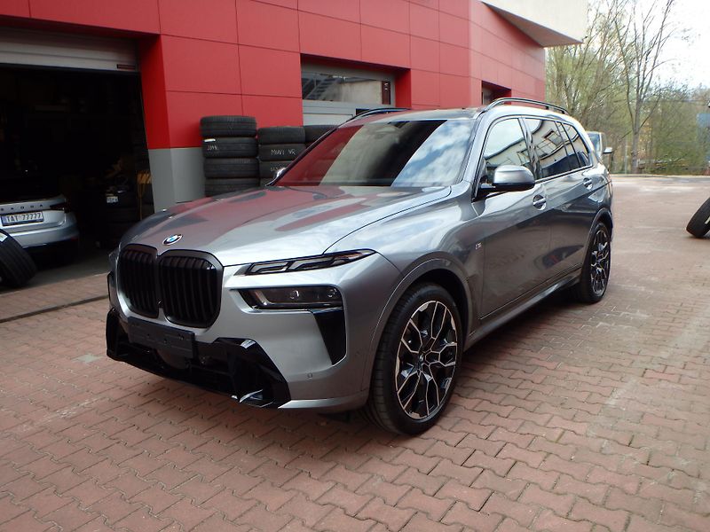 BMW X7 (2025) xDrive40d, INDIVIDUAL,xOffroad - fotka 26 z 30