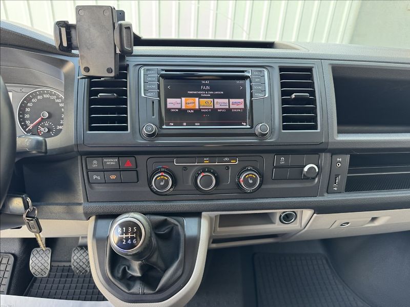 Volkswagen Transporter 2,0 TDI 4MOT LONG DPH 1.maj ČR - fotka 41 z 50