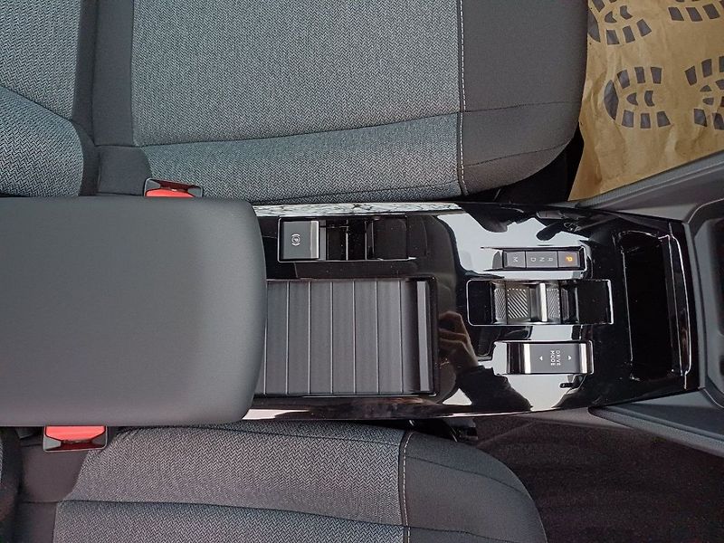 Citroën C4 YOU Hybrid 110k Automatic - fotka 34 z 35
