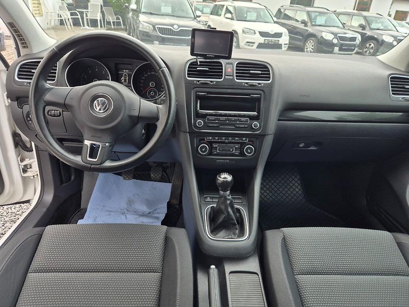 Volkswagen Golf (2012) 1.2 TSi - fotka 16 z 30
