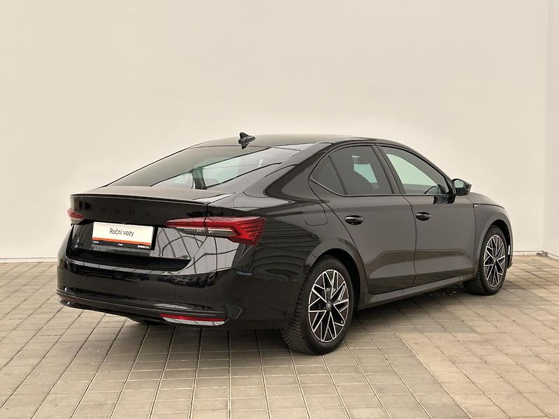 Škoda Octavia 2.0 TDI SportLine - fotka 2 z 32