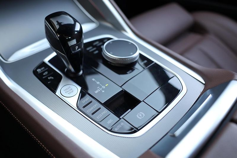 BMW X6 xDrive40d - fotka 15 z 15