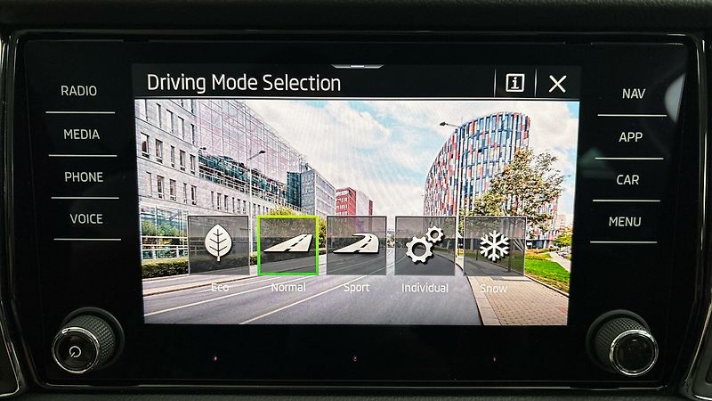 Škoda Kodiaq 2.0 TDI DSG 4x4 Style - fotka 31 z 32