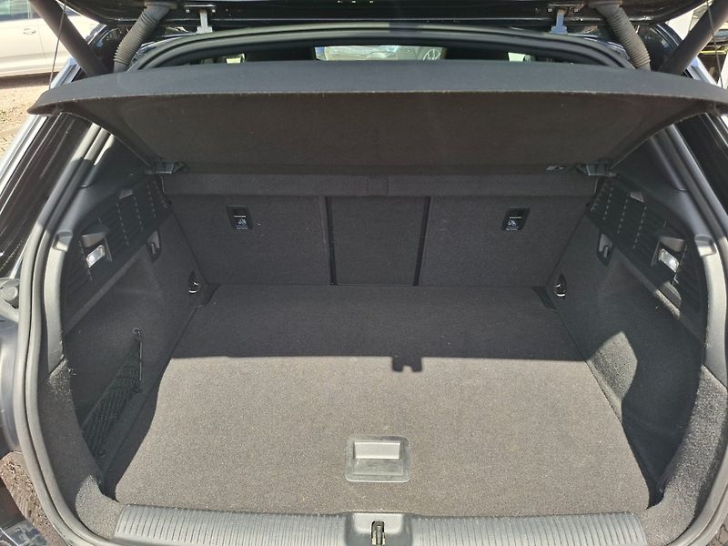 Audi Q2 (2016) 2.0TDI 140kW 7A QUATTRO S-LINE - fotka 39 z 47