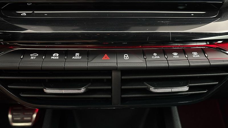 Škoda Octavia 2.0 TDI DSG 4x4 Sportline Comb - fotka 13 z 29