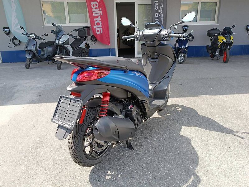 Piaggio Medley 125 (2024) S Blu Zaffiro (sleva 14.000.-) - fotka 6 z 9