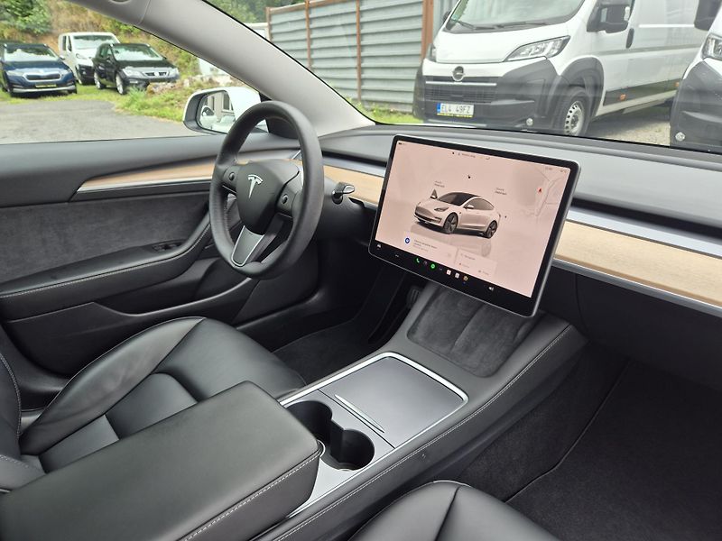 Tesla Model 3 LONG RANGE DUAL MOTOR SOH 94% - fotka 41 z 49