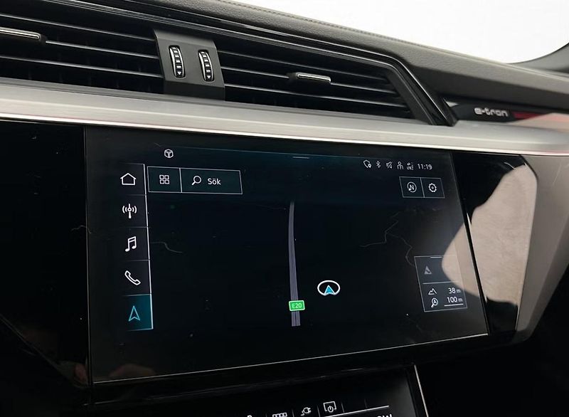 Audi Q8 e-tron 55 Q 360k Matrix Vzduch Pano - fotka 19 z 35