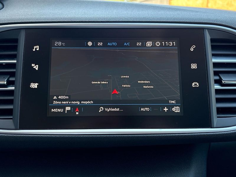 Peugeot 308 (2018) Allure 1.6 BlueHDi EAT6 - fotka 38 z 41