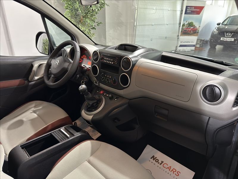 Citroën Berlingo 1,6   i MULTISPACE WEBASTO - fotka 15 z 29