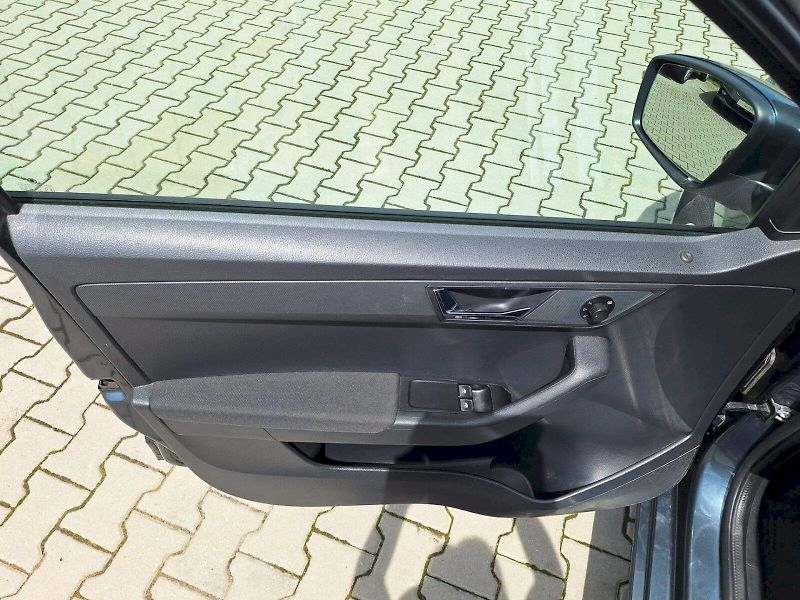 Škoda Fabia (2019) COMBI / 1.0 MPI / 55 kW / Ambi - fotka 13 z 31