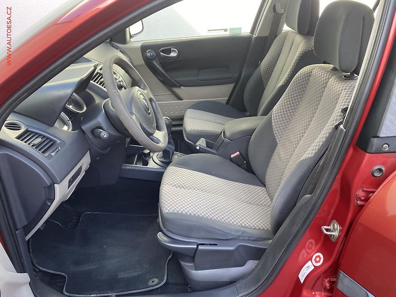 Renault Mégane (2005) 1.6i, ČR, STK5/27 - fotka 9 z 14