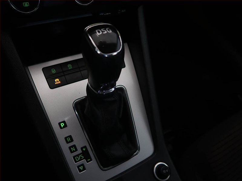 Škoda Octavia (2015) Style 2.0 TDI, Automat, Navi - fotka 12 z 15