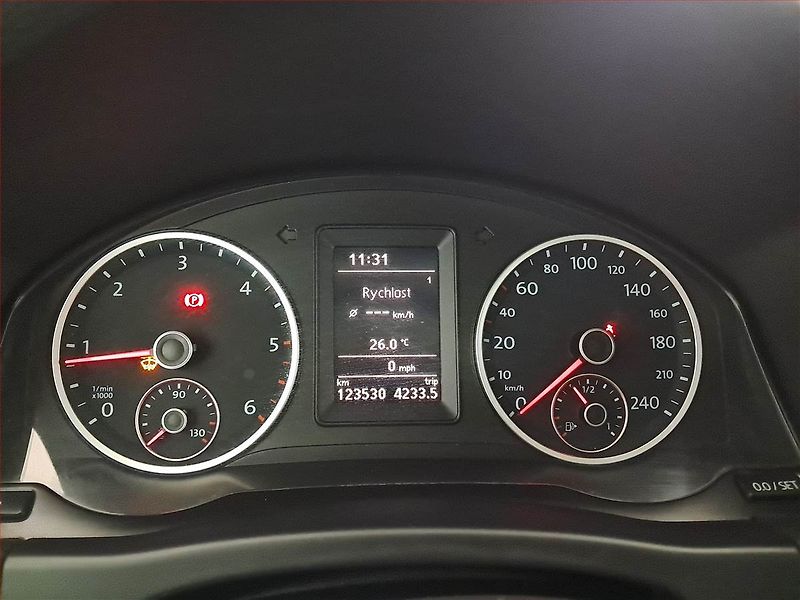 Volkswagen Tiguan (2012) 2.0 TDI, Serv.kniha - fotka 11 z 19