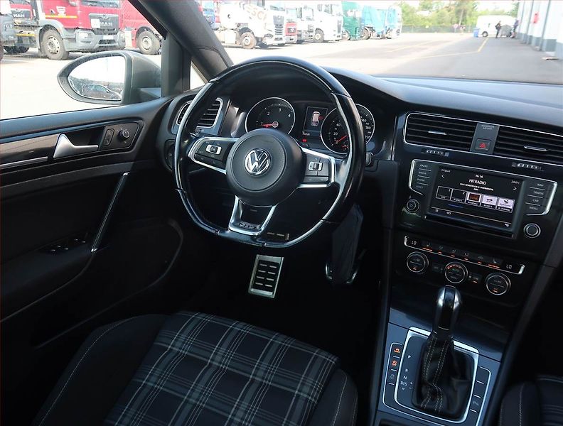 Volkswagen Golf (2016) 2.0 TDI GTD, Automat - fotka 7 z 21