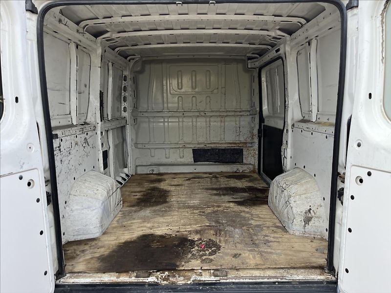 Fiat Ducato 2.2 JTD L1H1 NOVÉ PNEU VSTŘIKY - fotka 23 z 28