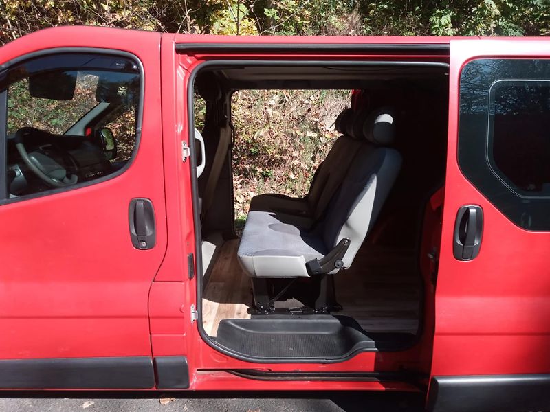 Renault Trafic 2,0 D 9 MÍST, TZ, kamera ! - fotka 10 z 28