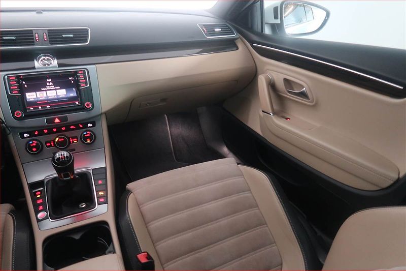 Volkswagen CC (2015) R-line 2.0 TDI, Serv.kniha - fotka 8 z 19
