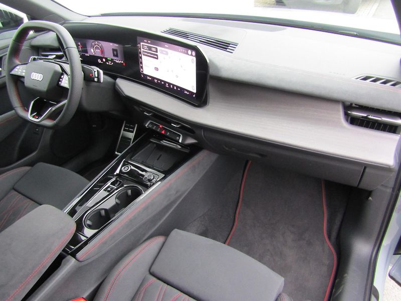 Audi Q3 2,0 TDI 110 kW - fotka 20 z 30