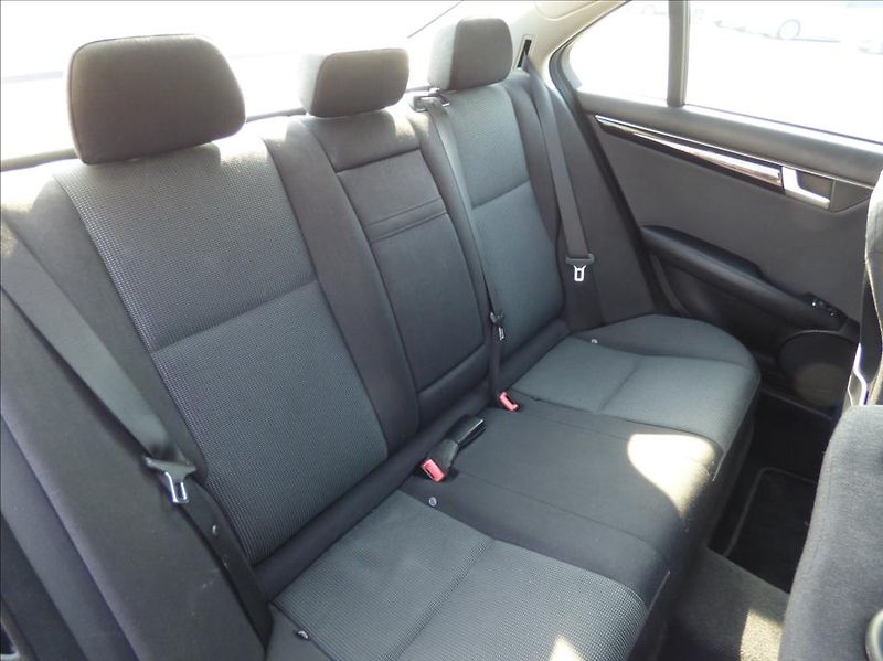 Mercedes-Benz Třídy C 2,2 CDI BlueEfficiency  180 CD - fotka 17 z 41