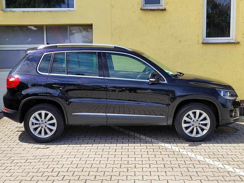 Volkswagen Tiguan 2,0 TDi DSG 4motion SERV.KNÍŽK - fotka 7 z 41