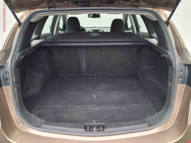 Hyundai i30 (2014) 1.6GDi, 1.maj,ČR, Výhř.sed. - fotka 7 z 16