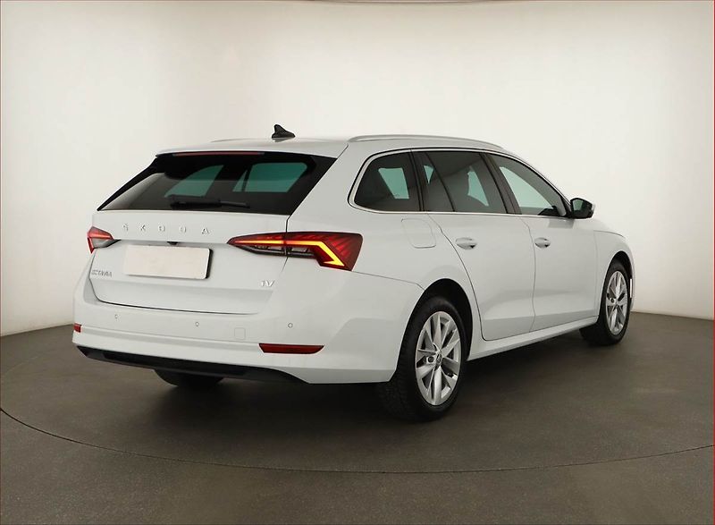 Škoda Octavia (2023) Style 1.4 TSI iV - fotka 5 z 22