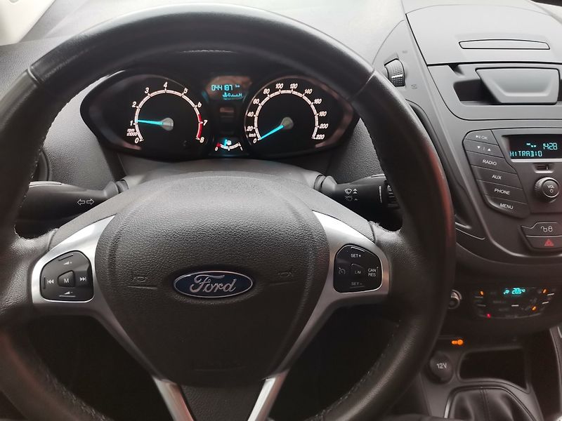Ford Tourneo Courier 1.0i EB 74kw Winter Paket - fotka 11 z 26