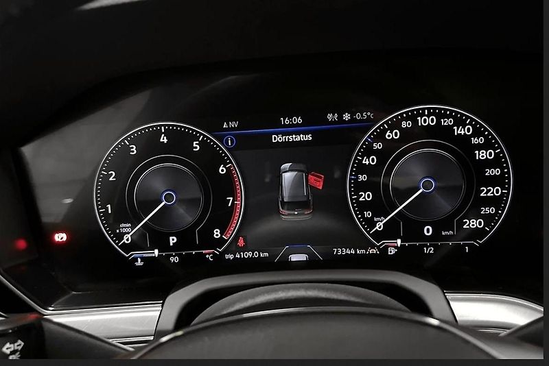 Volkswagen Touareg 3.0 V6 TSI AWD Pano  - fotka 18 z 20