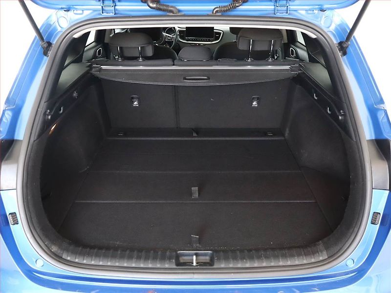 Kia Ceed (2020) 1.4 T-GDI, Automat, Serv.kniha - fotka 12 z 18