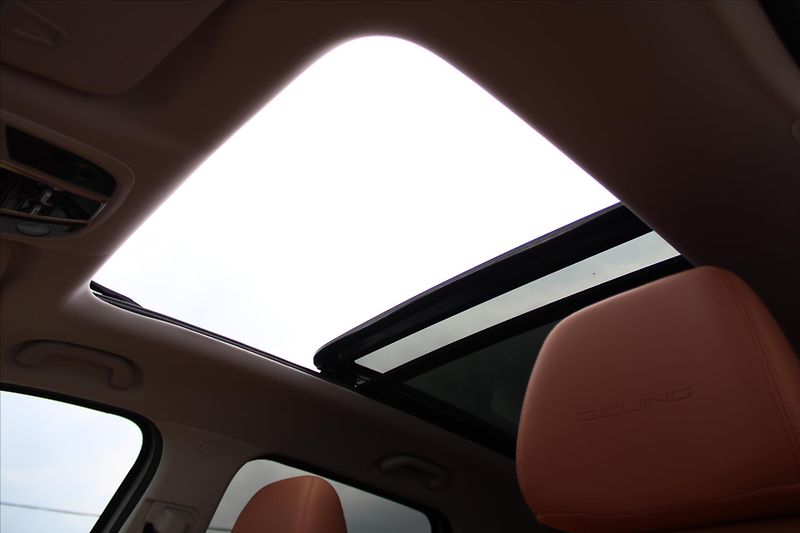 BAIC X7 1.5T 130kW A/T LED PANORAMA - fotka 28 z 29