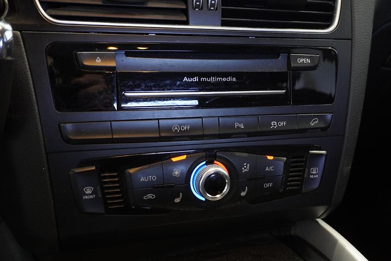 Audi Q5 3,0 TDI QUATTRO AUTOMAT - fotka 15 z 28