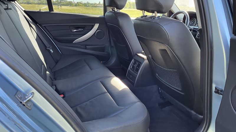 BMW Řada 3  320D XDRIVE   1MAJITEL ČR - fotka 23 z 37