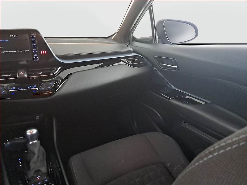 Toyota C-HR (2022) 1.8 Hybrid - fotka 8 z 21