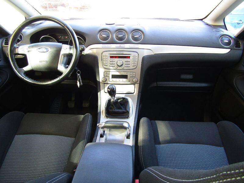 Ford S-MAX (2010) 2.0 TDCi EURO 5 - fotka 15 z 43