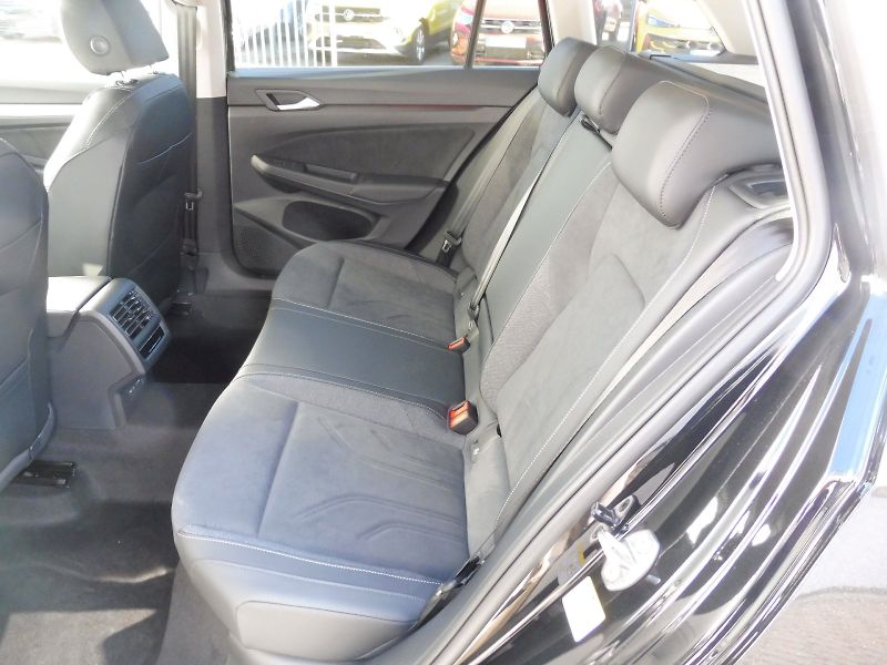 Volkswagen Golf Variant (2026) People 1,5 TSI 85kW - fotka 18 z 26
