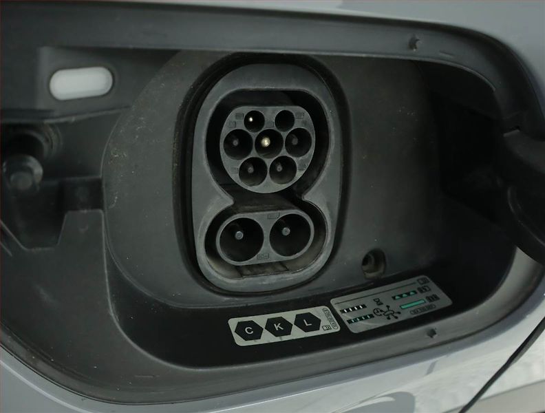 Volkswagen ID.5 (2022) Pro Perf. (82 kWh), SoH 94% - fotka 17 z 18
