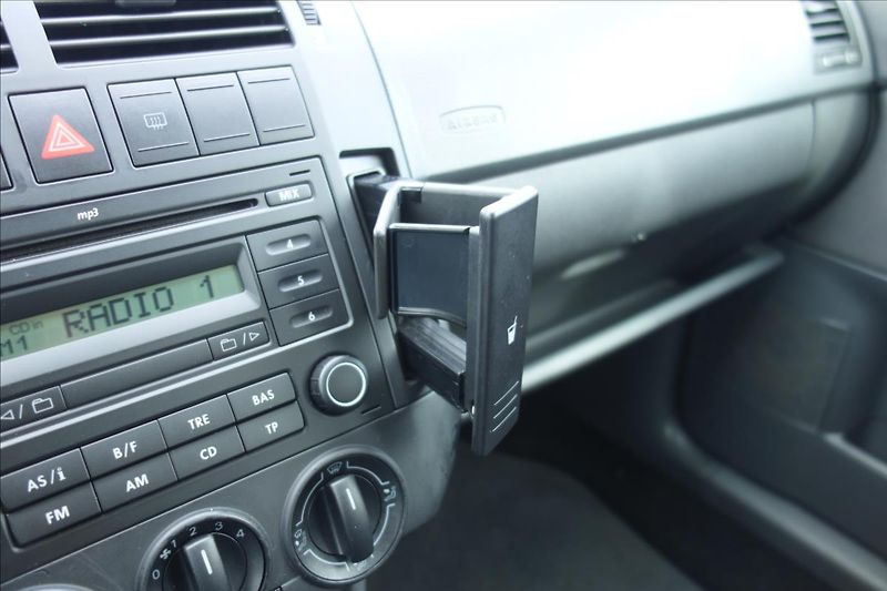 Volkswagen Polo 1,2 i, ČR, SERV.KN., COMFORT. - fotka 22 z 33