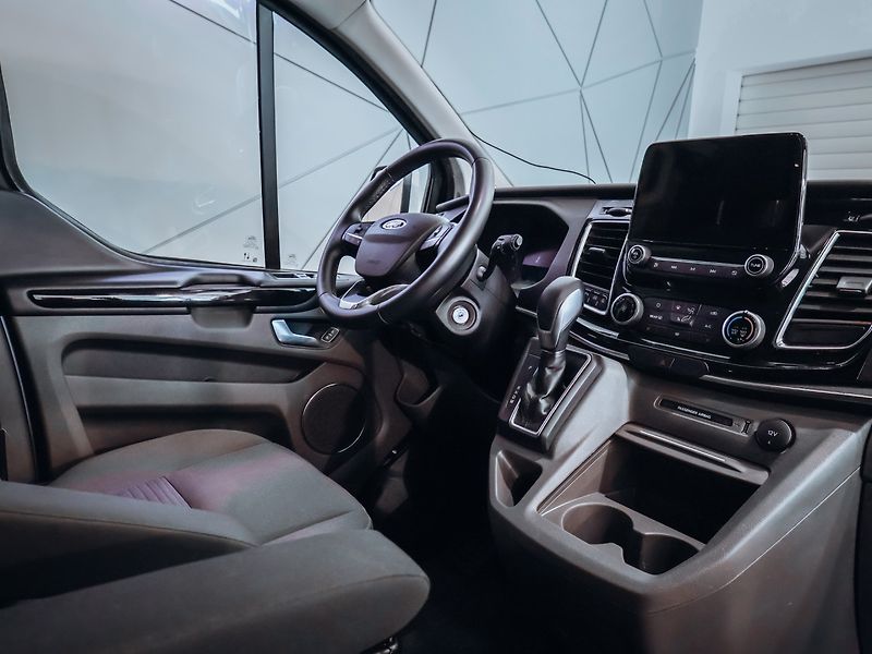 Ford Tourneo Custom 2.0TDCi Titanium AT 125 kW L2 - fotka 26 z 27